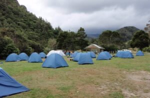 tents-school-group-catchpool-valley-1200